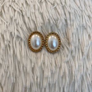 Pearl Studs